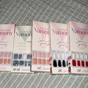 Vamony Press On Nails Set